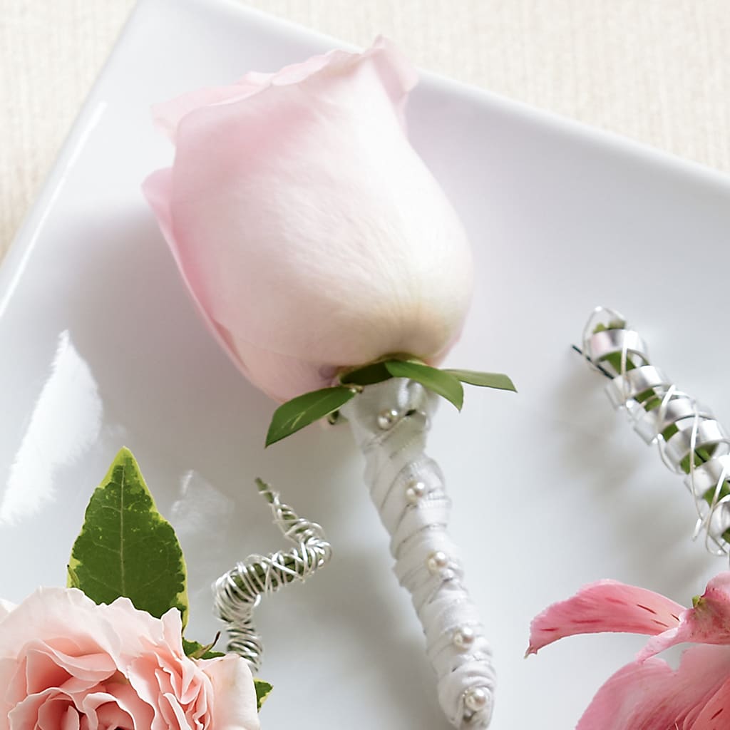 Pink Rose Boutonniere – Secret Garden Atx, Hutto TX